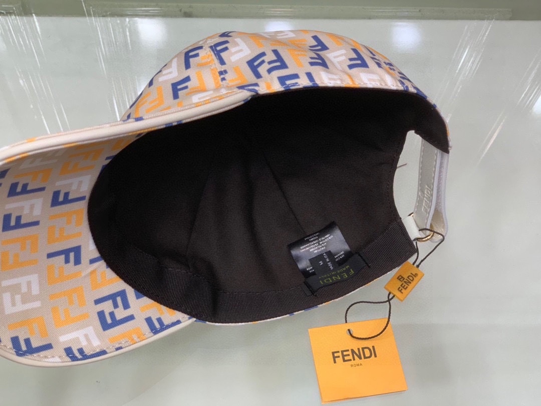 FD FF MOTIF MULTICOLOR CAP BEIGE