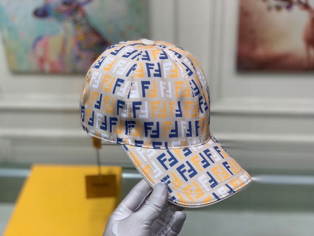 FD FF MOTIF MULTICOLOR CAP BEIGE