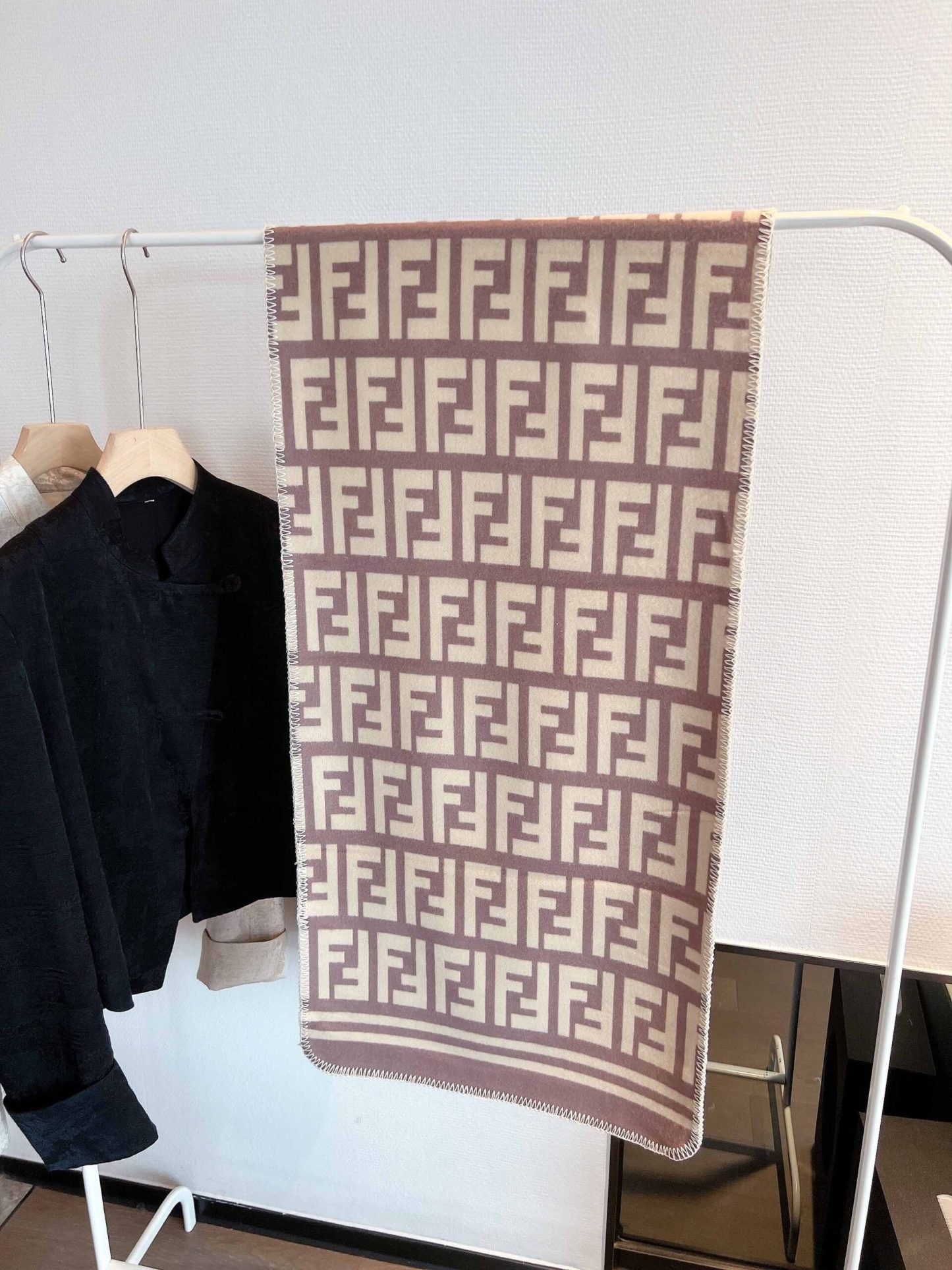 FD FF MONOGRAM SCARF BEIGE