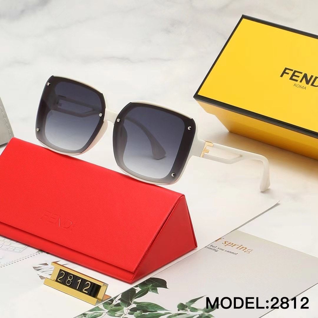 FD GRADIENT WHITE SQUARE SUNGLASSES