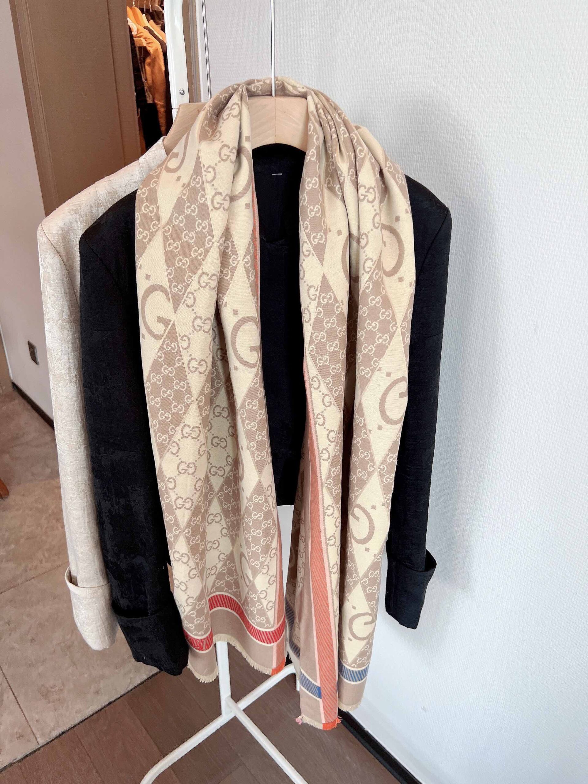 GG GG PATCHWORK BACKGAMMON PRINT SCARF PINK