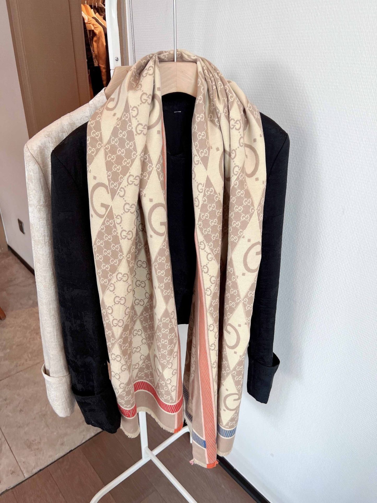 GG GG PATCHWORK BACKGAMMON PRINT SCARF PINK