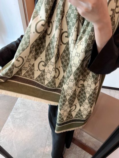 GG GG PATCHWORK BACKGAMMON PRINT SCARF GREEN