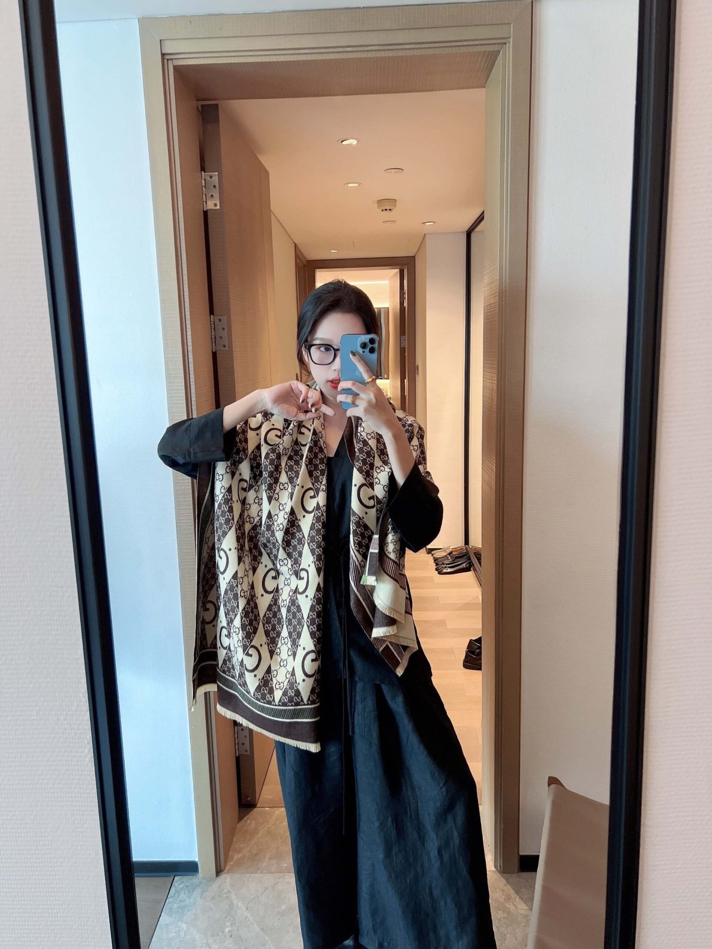 GG GG PATCHWORK BACKGAMMON PRINT SCARF BROWN