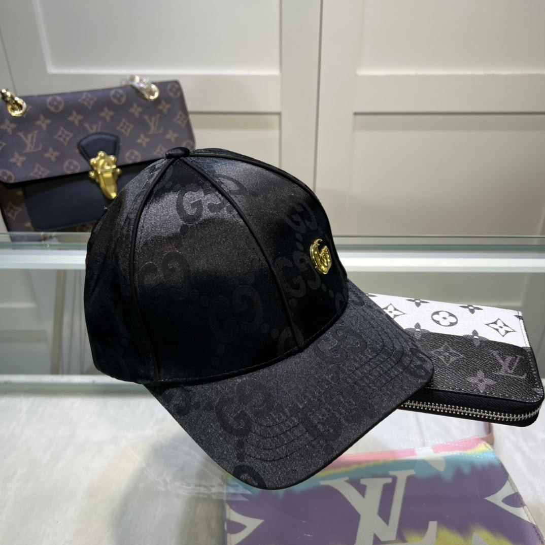 GG GG MONOGRAM GOLD LOGO BASEBALL CAP BLACK