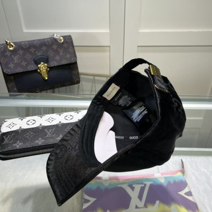 GG GG MONOGRAM GOLD LOGO BASEBALL CAP BLACK