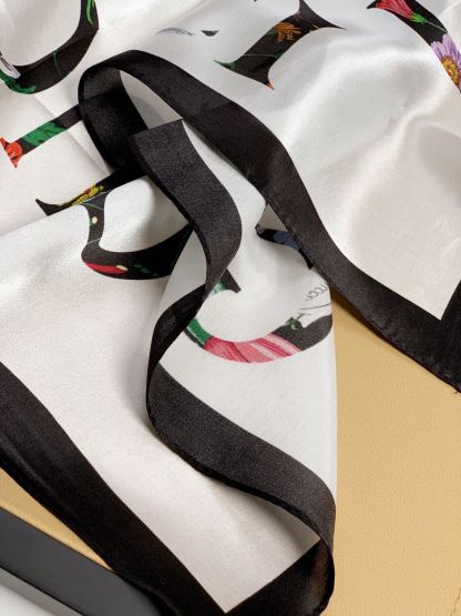 GG FLORA GG VINTAGE LOGO PRINT SCARF 70CM BLACK