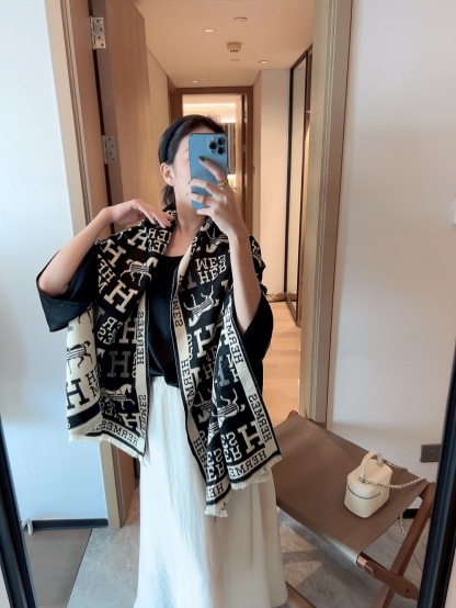 HM CASHMERE SCARF BLACK
