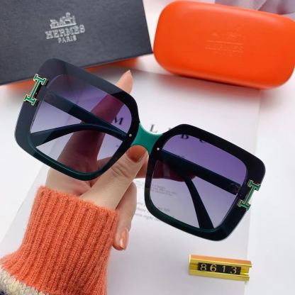 HM SQUARE SUNGLASSES WITH H LOGO GREEN