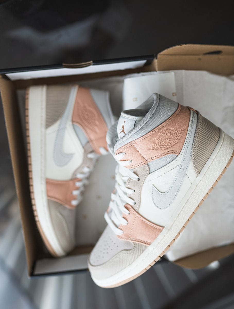 Designer Air Jordan 1 Mid CV3044 100