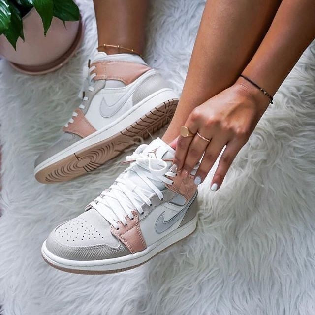 Designer Air Jordan 1 Mid CV3044 100