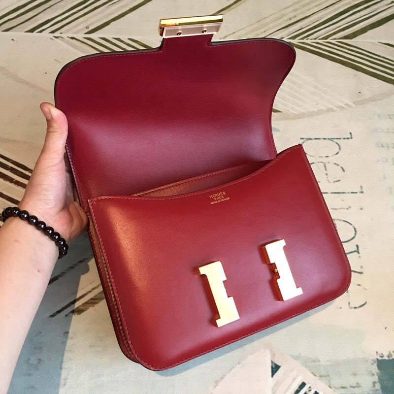 HM Constance Burgundy For Women Gold Toned Hardware 9.5in/24cm
