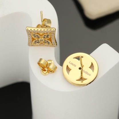 LV IDYLLE BLOSSOM STUD EARRINGS GOLD AND DIAMONDS