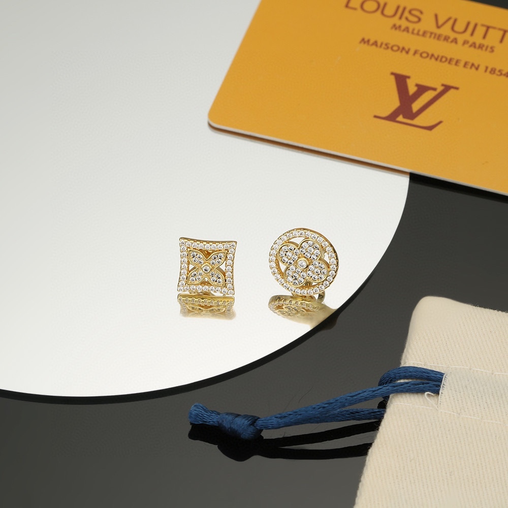 LV IDYLLE BLOSSOM STUD EARRINGS GOLD AND DIAMONDS