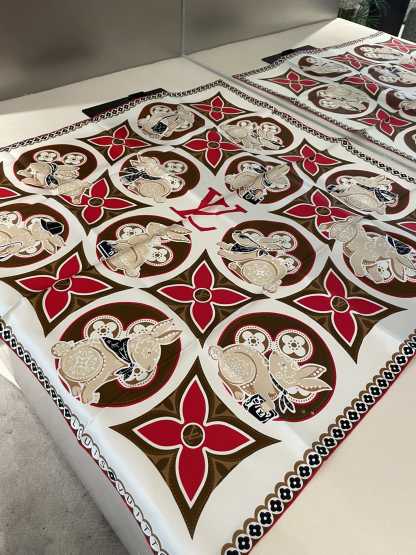 LV PRECIOUS RABBIT SQUARE 90 M78191