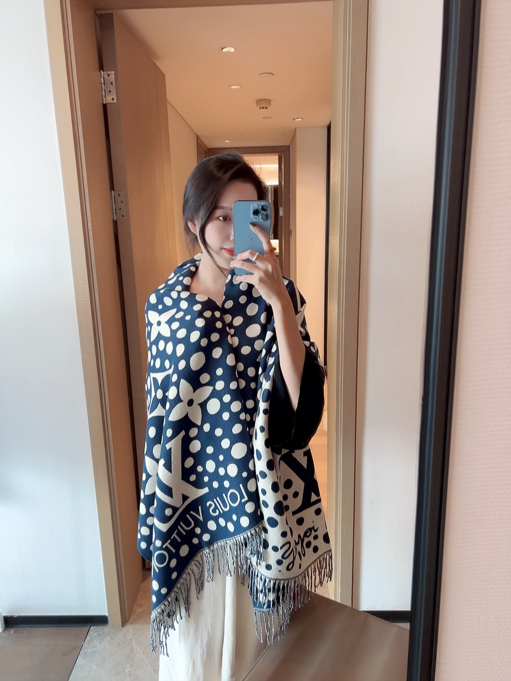 LV LV X YK INFINITY DOTS SCARF BLUE