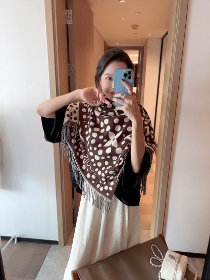 LV LV X YK INFINITY DOTS SCARF BROWN