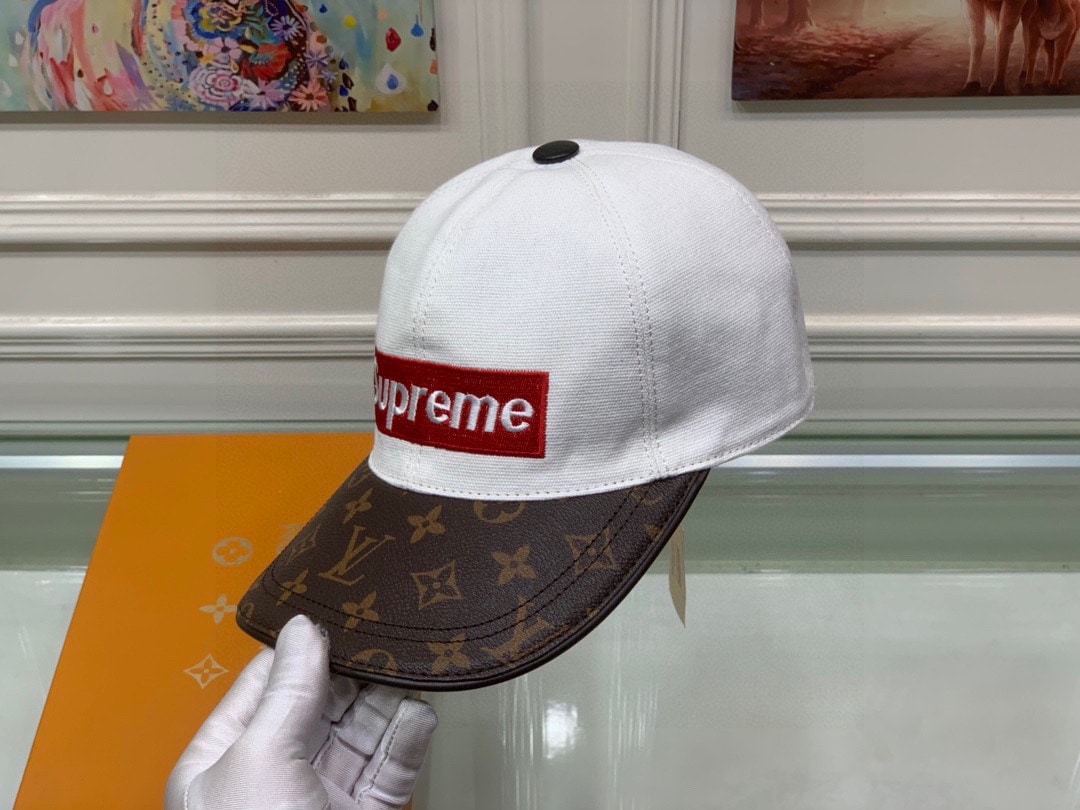 LV SUPREME LOGO CAP WHITE
