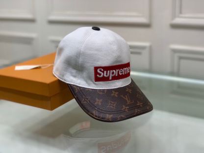LV SUPREME LOGO CAP WHITE