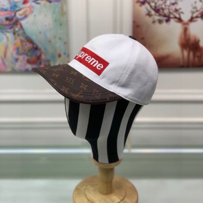 LV SUPREME LOGO CAP WHITE