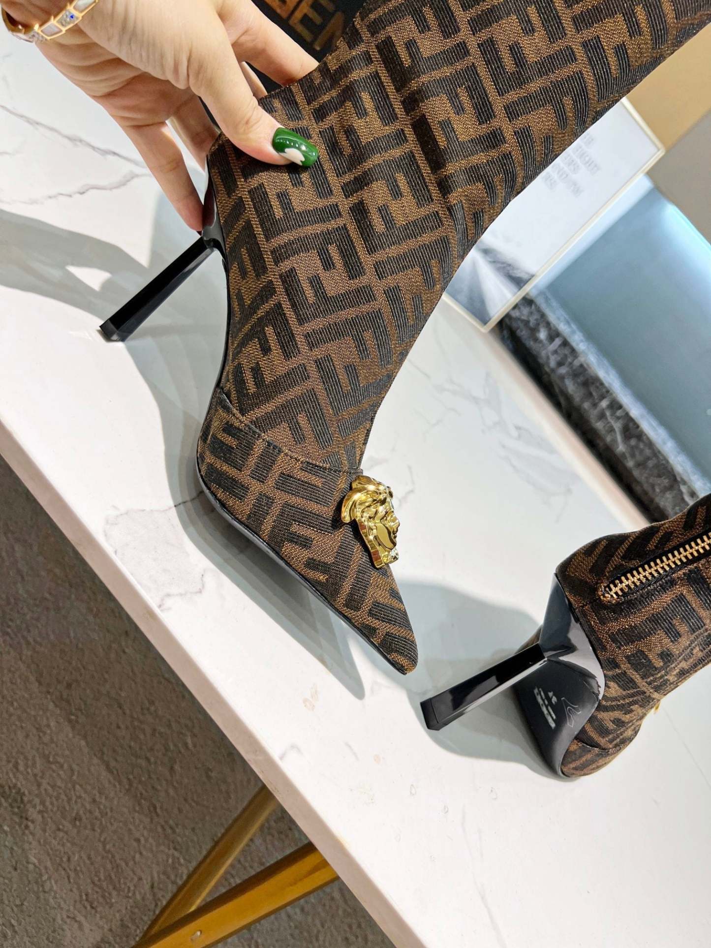 Luxury Shoes - FED - 390