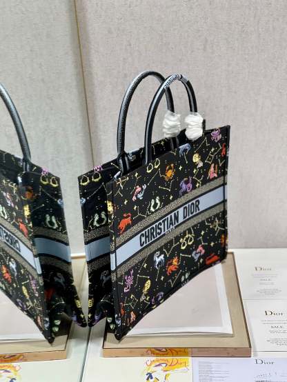 DI Large Book Tote Black, For Women, Women’s Handbags 16.5in/42cm CD