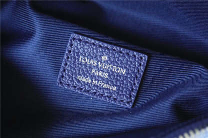 LV Discovery Bumbag PM Monogram Blue For Men, Bags, Shoulder And Crossbody Bags 17.3in/44cm LV M20587