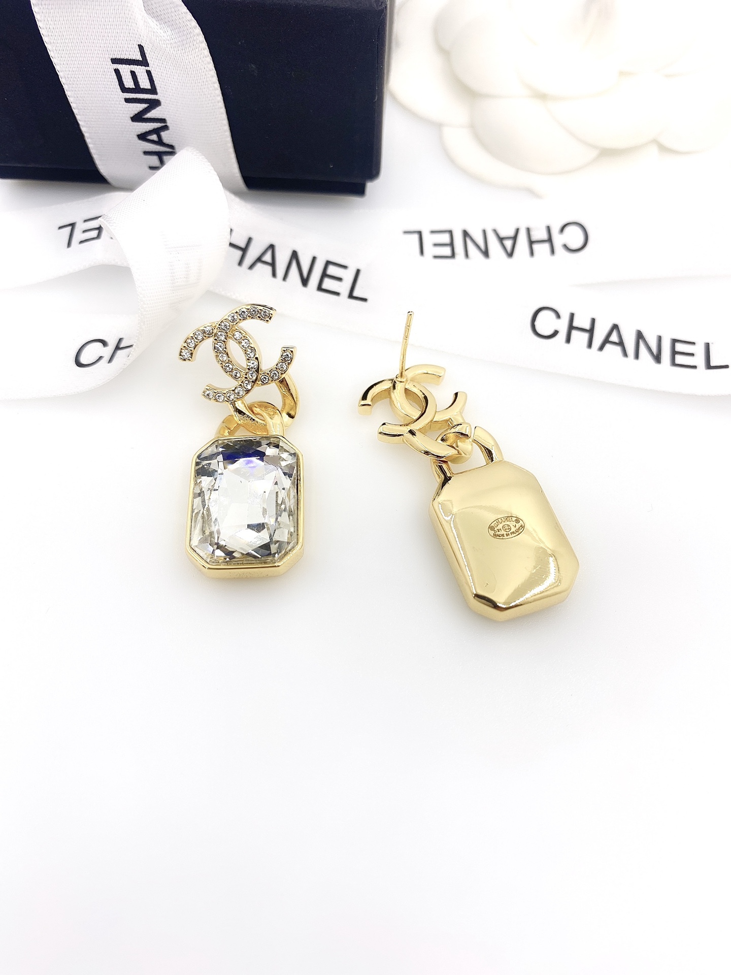 CC GOLD CRYSTAL METAL STRASS CC EARRINGS