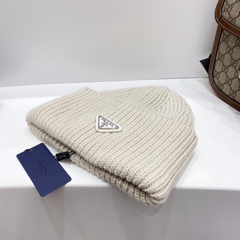 PD WOOL AND CASHMERE BEANIE SLIVER CREAM