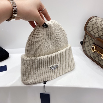 PD WOOL AND CASHMERE BEANIE SLIVER CREAM