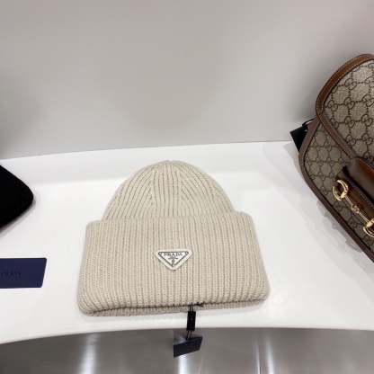 PD WOOL AND CASHMERE BEANIE SLIVER CREAM
