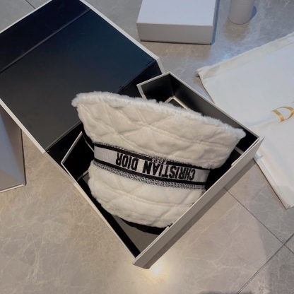 DOR D-BOBBY CANNAGE SMALL BRIM BUCKET HAT WHITE