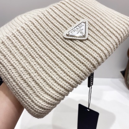 PD WOOL AND CASHMERE BEANIE SLIVER CREAM