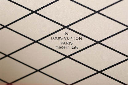 LV Petite Malle Epi Black/Red For Women,  Shoulder And Crossbody Bags 7.9in/20cm LV 