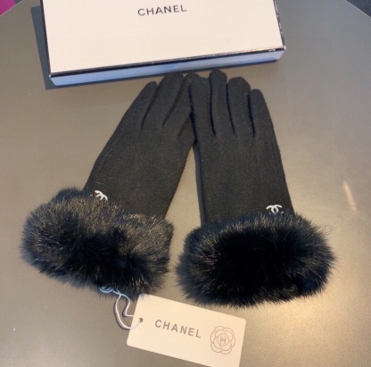 CC CC LOGO GLOVES WITH FUR IN BLACK
