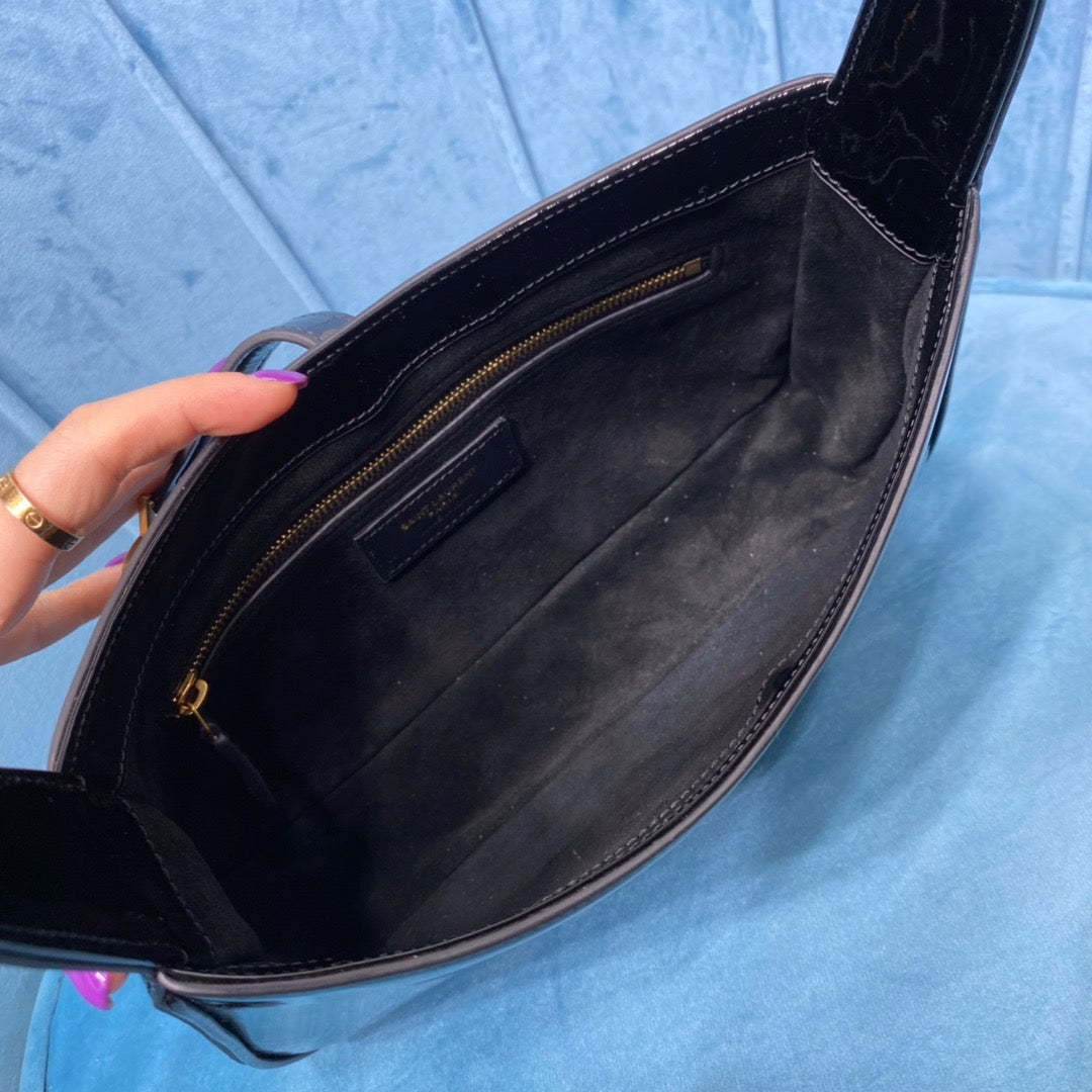 YSSL Le 5 À 7 Hobo Bag In Smooth Noir For Women 9in/23cm YSL 6572280UF0W1000