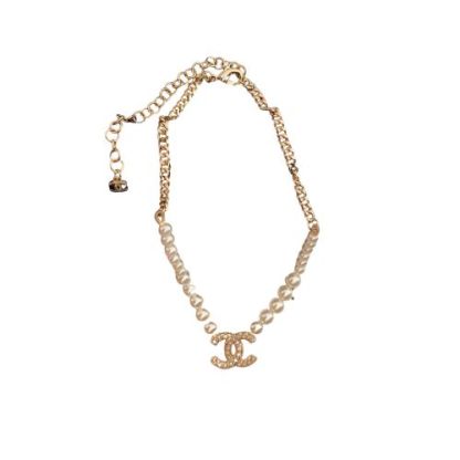 CC WOMEN'S PEARL NECKLACE AND GOLD METAL