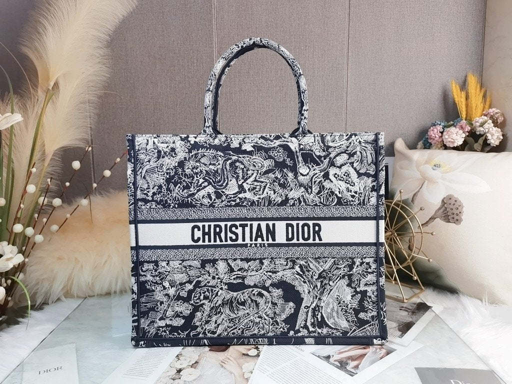 DI Large Book Tote White, For Women, Women’s Handbags 16.5in/42cm CD