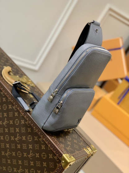 LV Avenue Sling Bag Taiga Grey For Men, Bags, Crossbody Bags 12.2in/31cm LV M30801