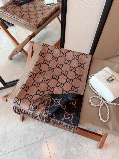 GG GG JACQUARD SCARF BROWN AND BLACK