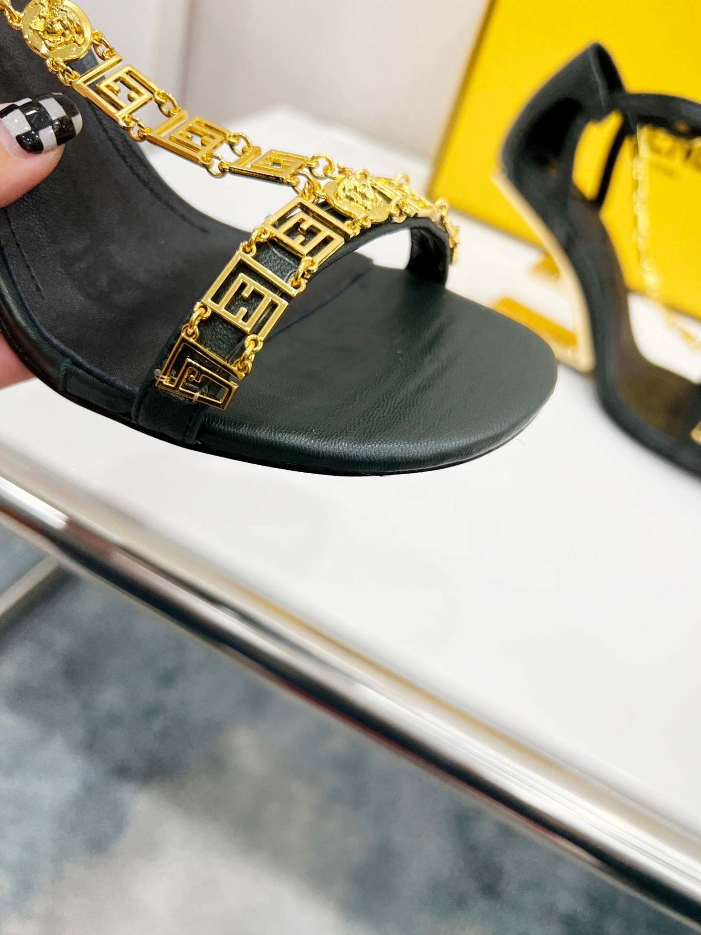 Luxury Shoes - FED - 677