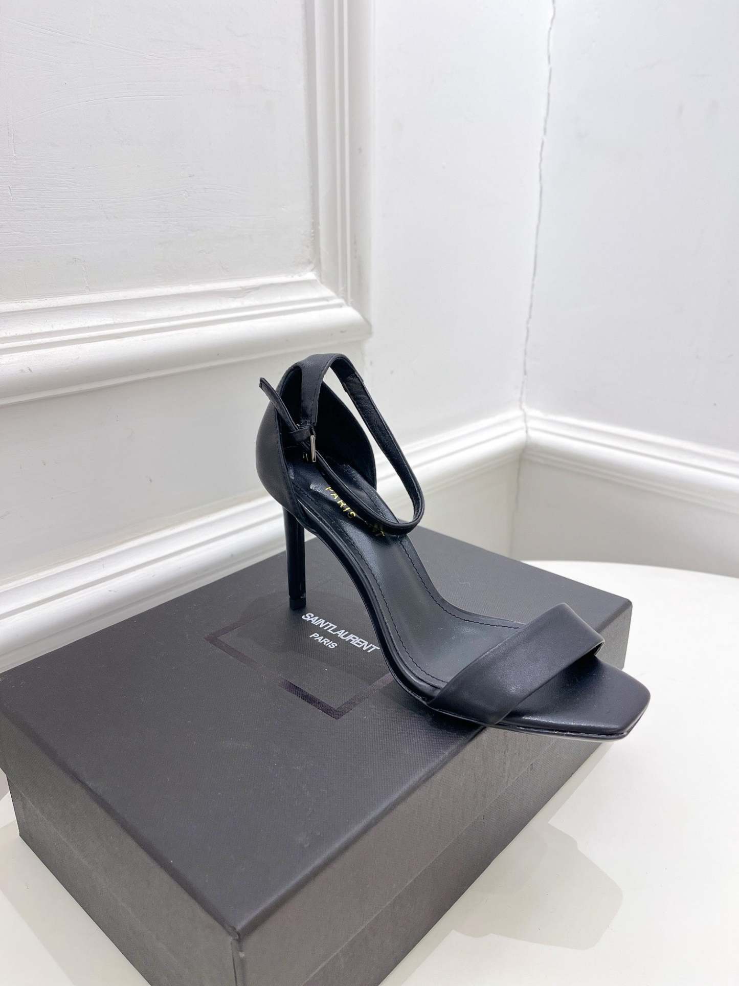 Luxury Shoes Sandals - SL - 529