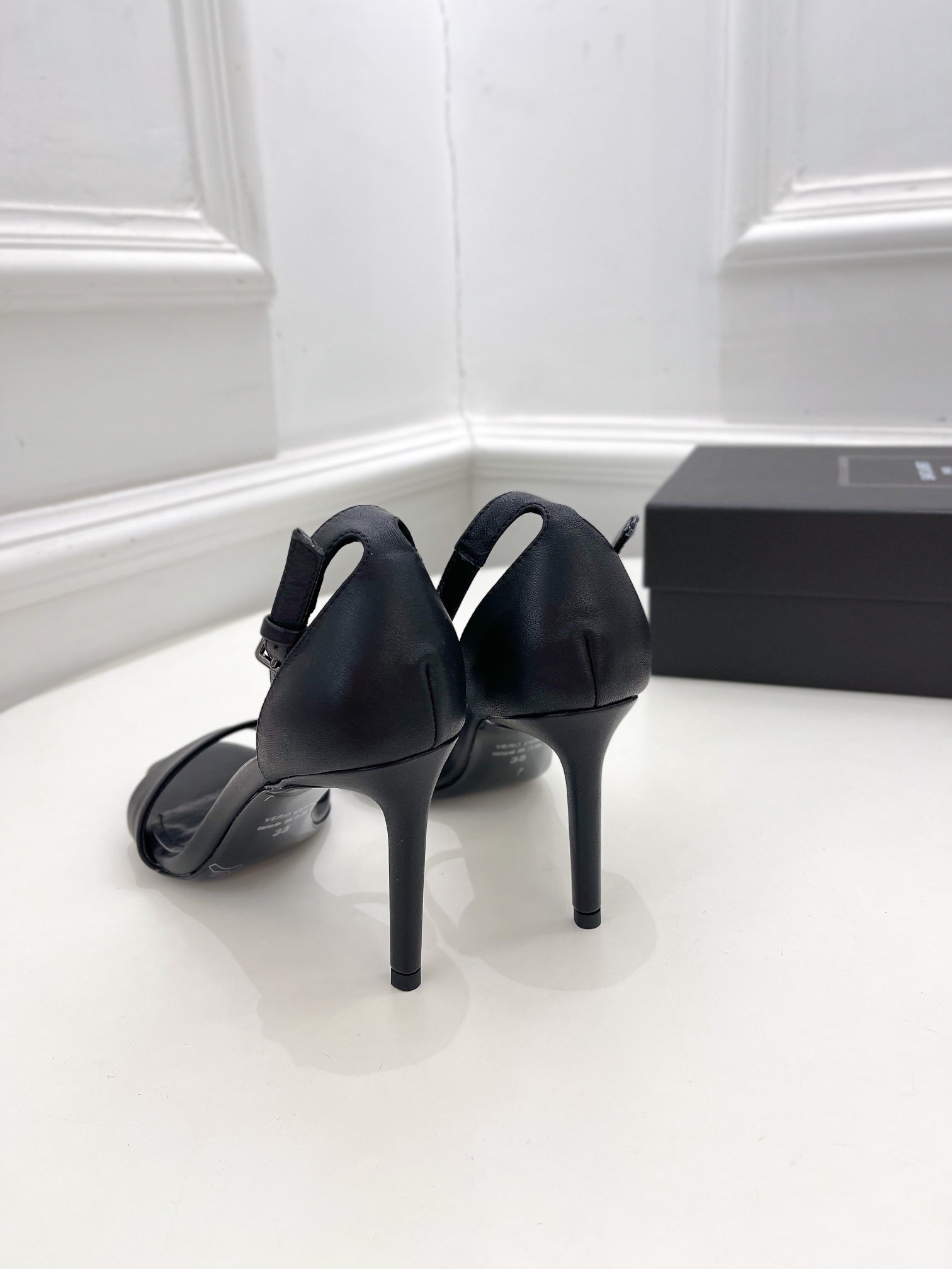 Luxury Shoes Sandals - SL - 529