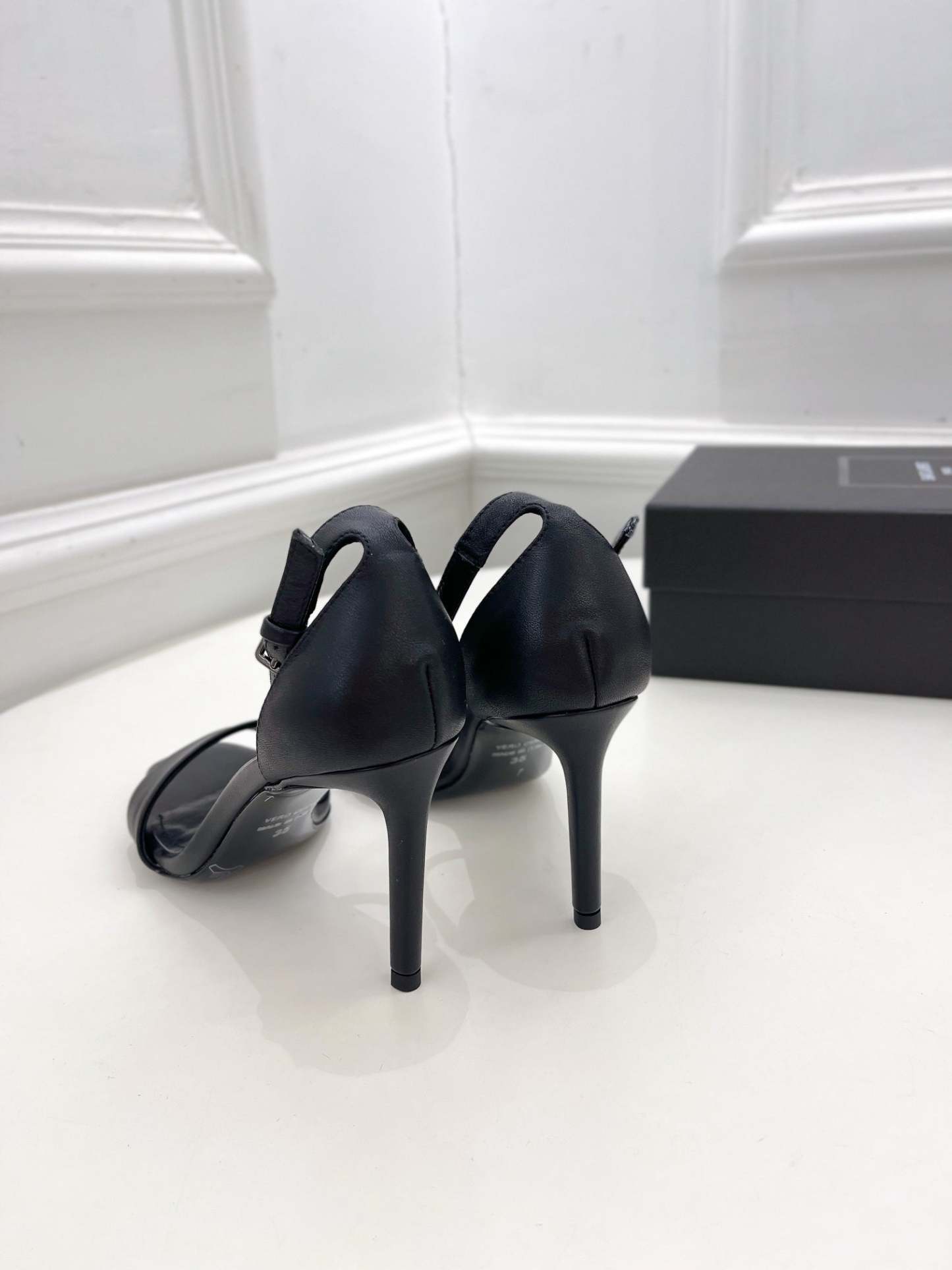Luxury Shoes Sandals - SL - 529