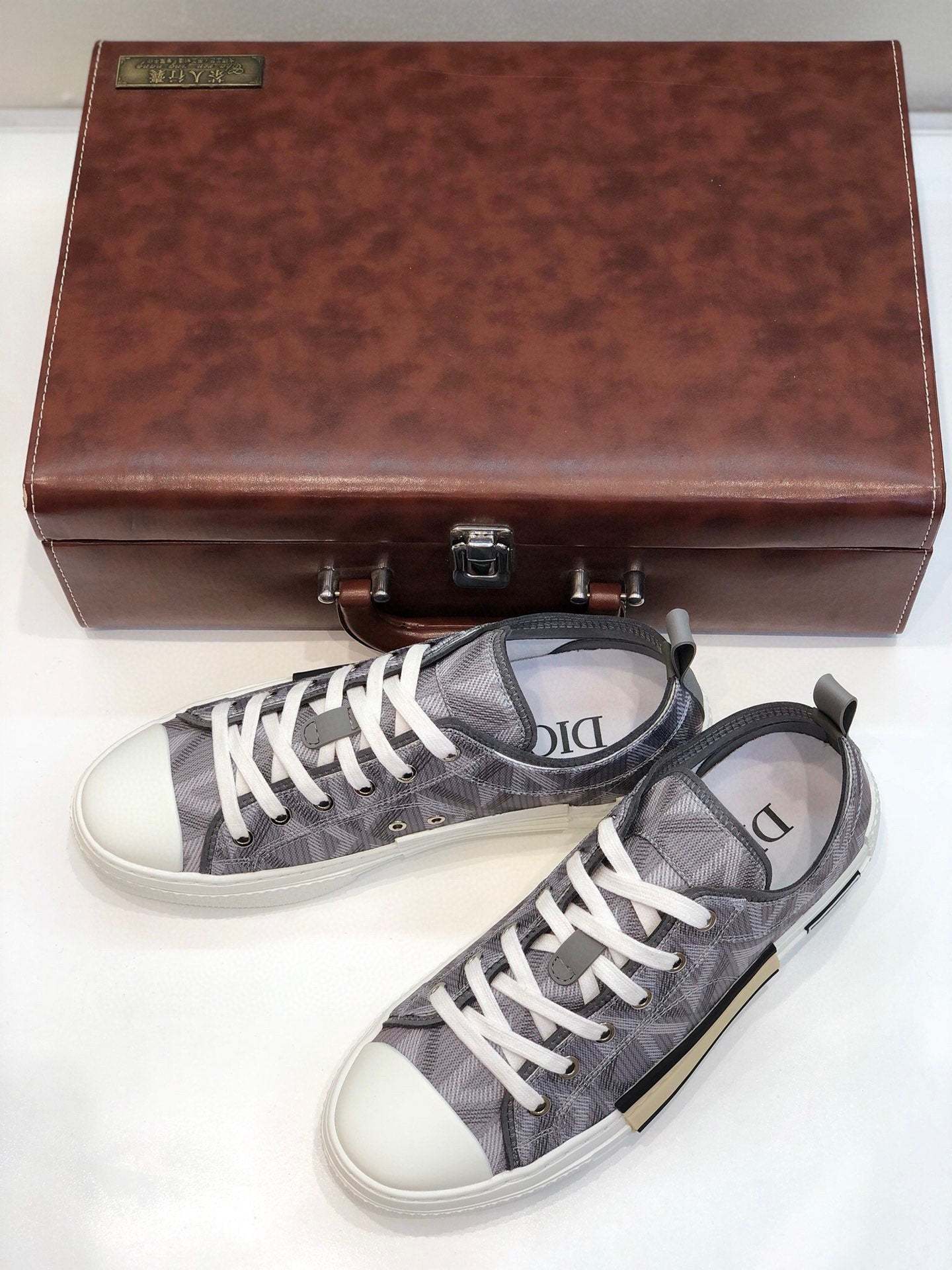 Luxury Shoes - DIR - 1068