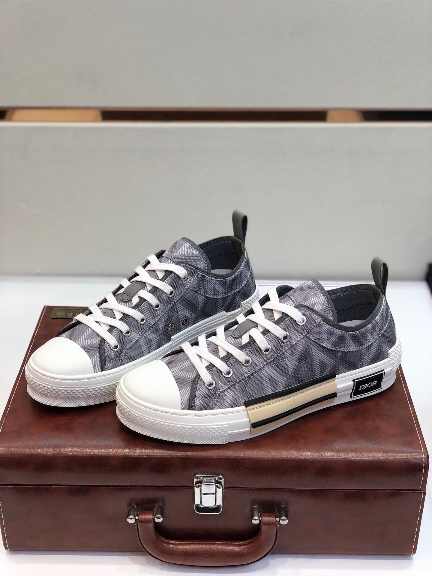 Luxury Shoes - DIR - 1068