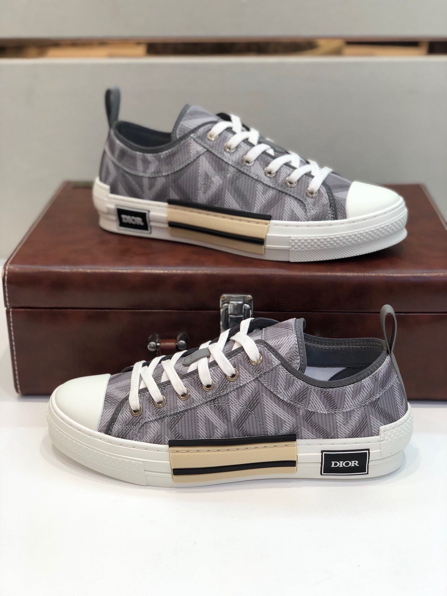 Luxury Shoes - DIR - 1068