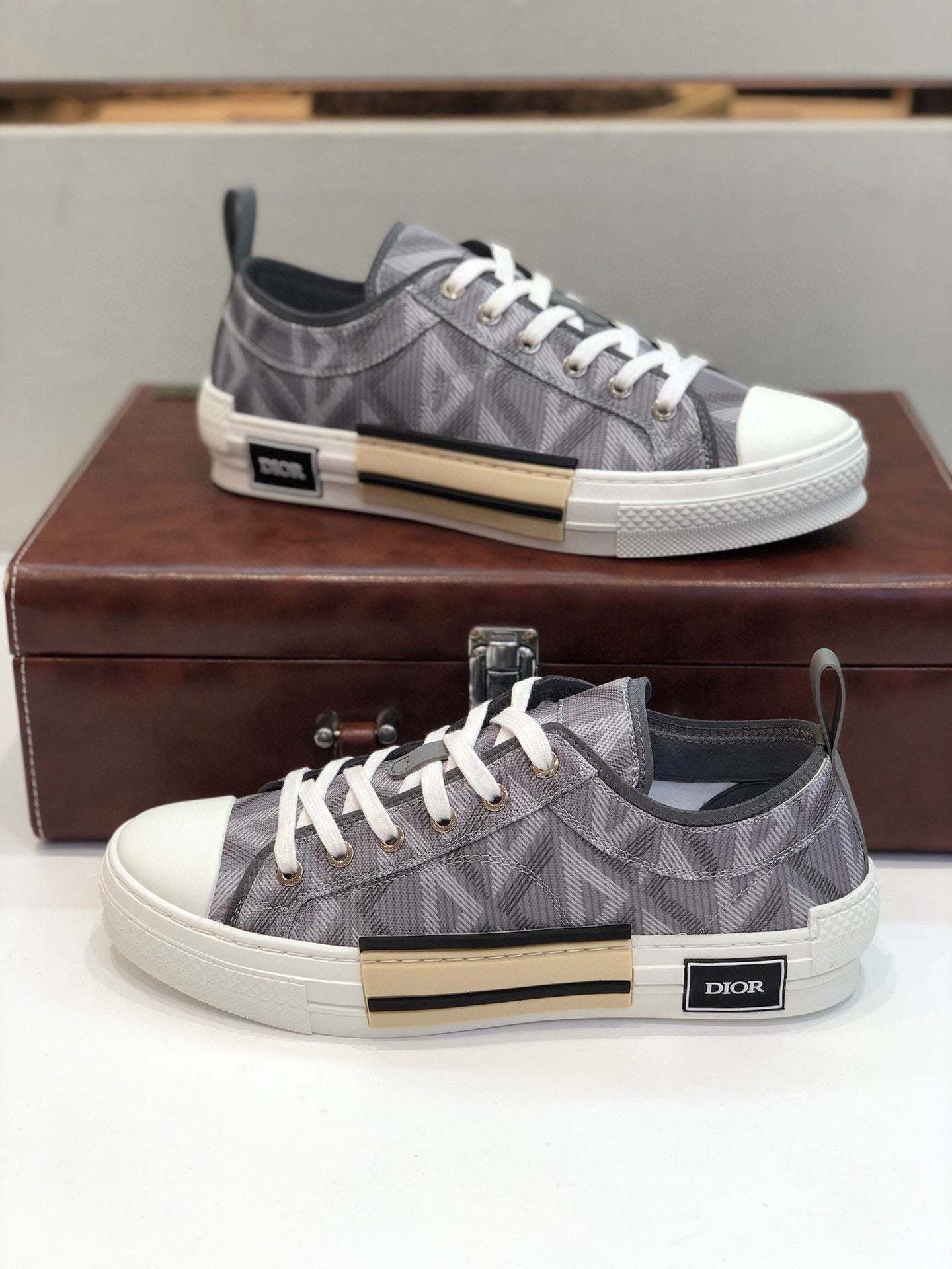 Luxury Shoes - DIR - 1068