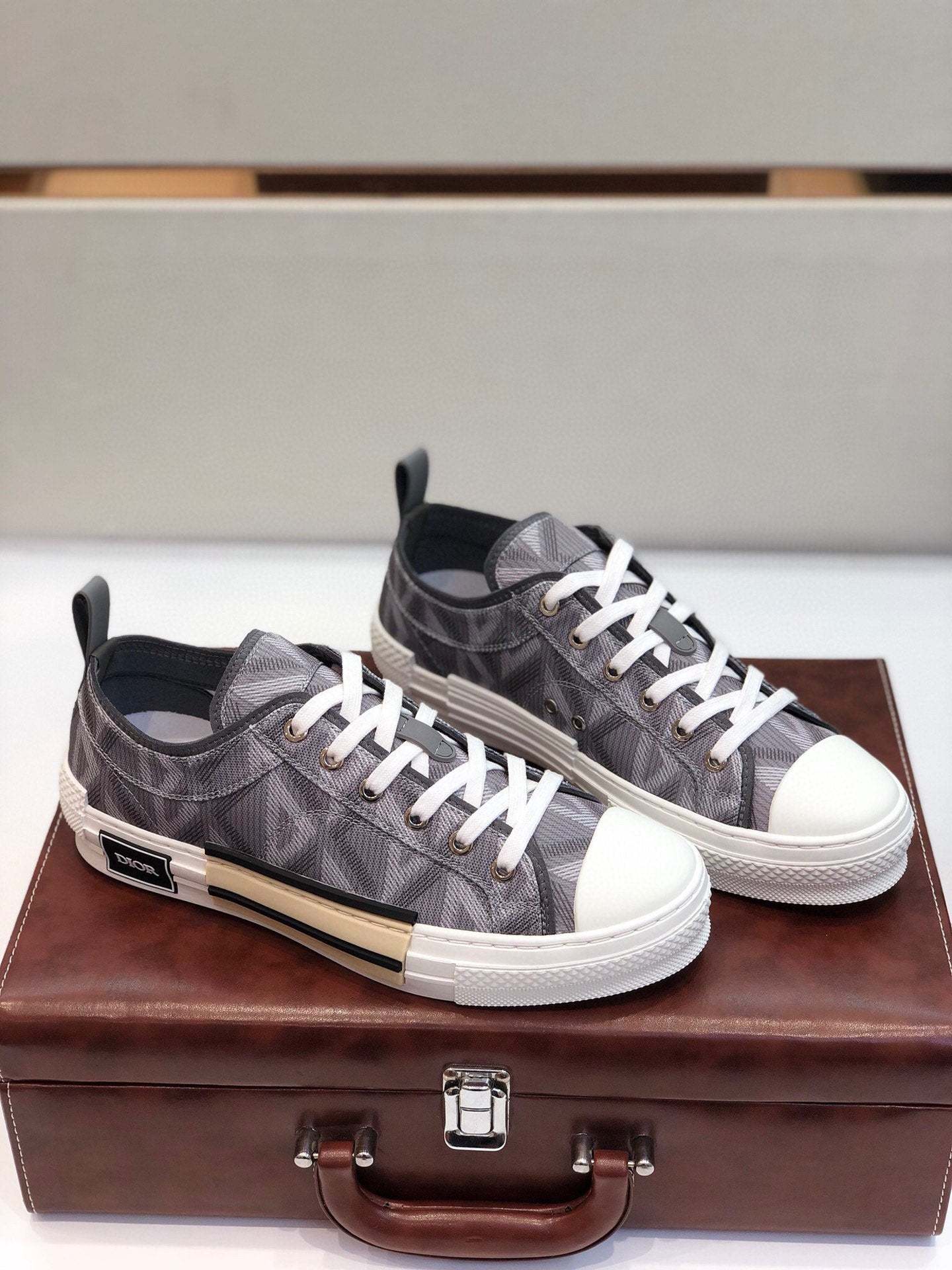 Luxury Shoes - DIR - 1068