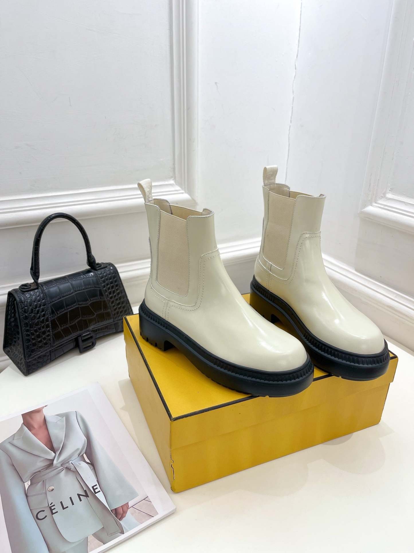 Luxury Shoes - FED - 325